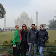 Agra: Taj Mahal und Mausoleum mit Führung und ohne Anstehen