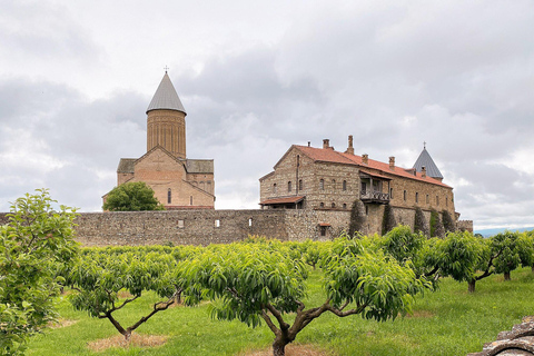 Tbilisi: Unique Kakheti Tour: Telavi, Winery & Monasteries