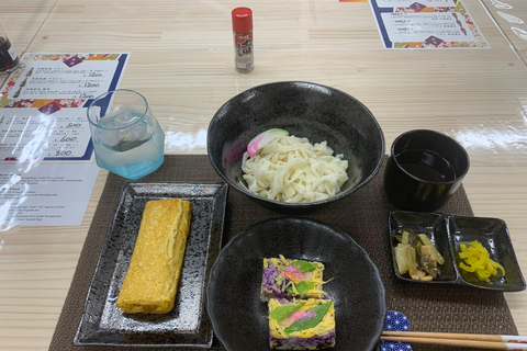 Kyoto: Japanese Udon and Sushi Cooking Class with Tastings