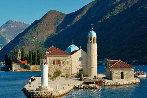 Kotor: ótima aventura de scooter até Perast, passeio de barco GRATUITO