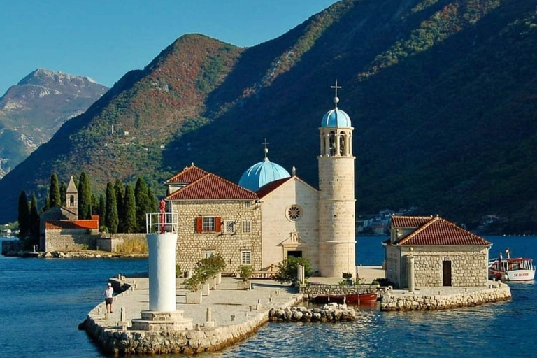 Kotor: ótima aventura de scooter até Perast, passeio de barco GRATUITO