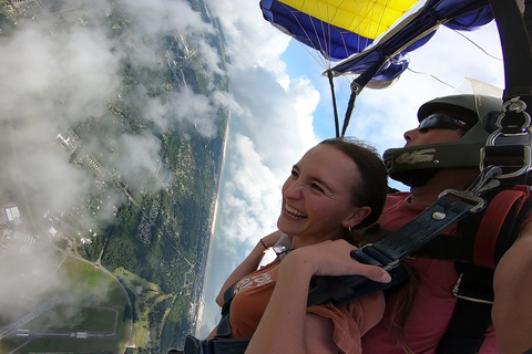 Jacksonville: Tandem Skydiving Experience