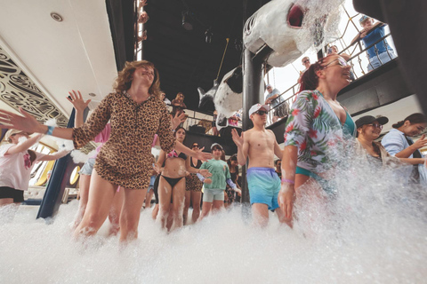 Antalya/Kemer: Luxury Pirate Boat Cruise with Lunch & Drinks Luxury Pirate Boat Cruise with Antalya Hotel Transfers