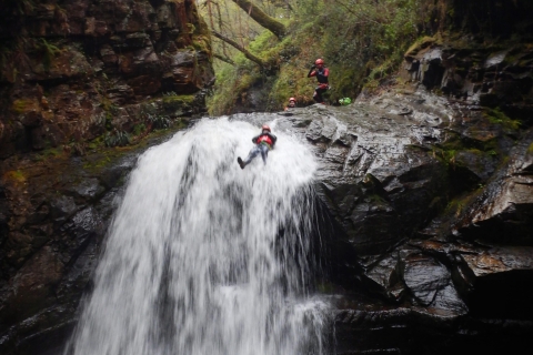 Extreem canyoning in Snowdonia (springen, glijden over watervallen)