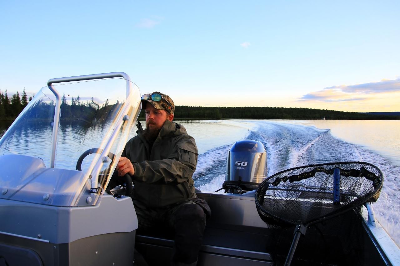 Kiruna: Bootsfahrt mit Kaffee und Sandwich