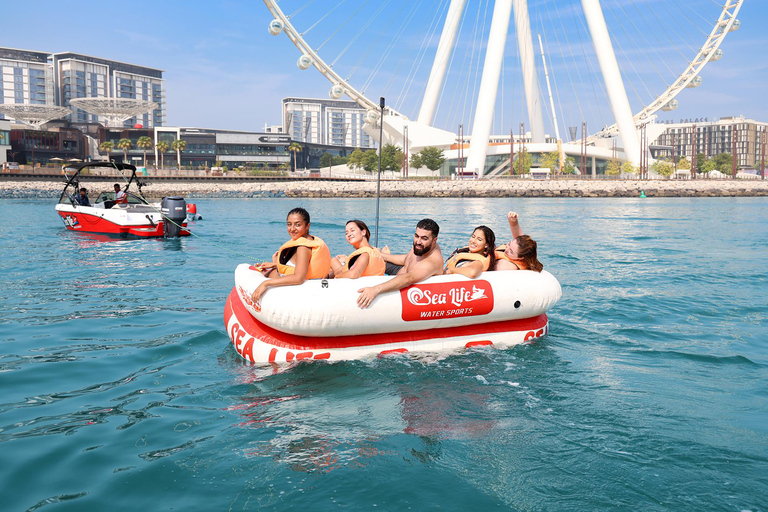 Dubaï : Excursion à bord d'un bateau à moteur tirant des beignets à JBR