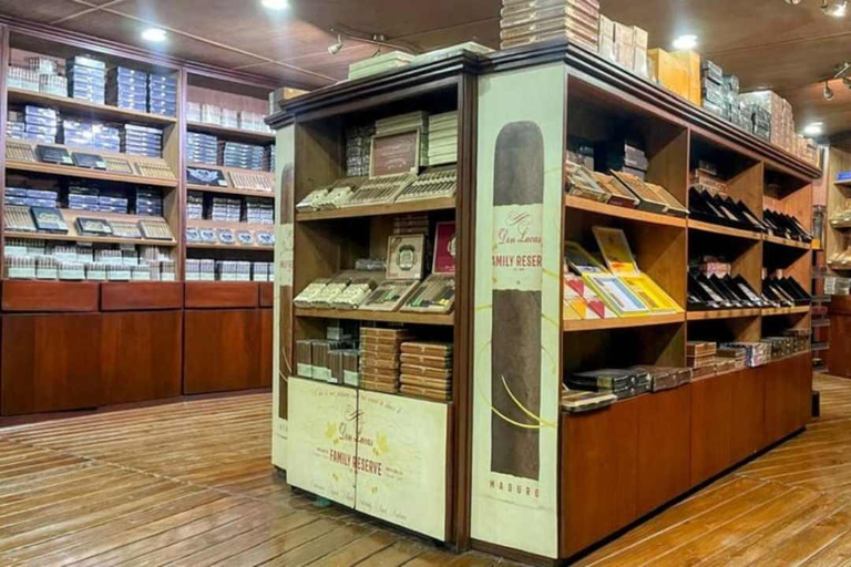 Punta Cana: Don Lucas Zigarren-, Schokoladen- und Rum-TourPunta Cana: Don Lucas Zigarren, Schokolade und Rum Tour