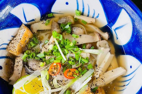 Experience Vietnamese Cooking Class and Local Market