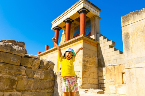 Heraklion: Private Photoshoot in Old Town and Harbour Premium: 50 photos | 60 mins