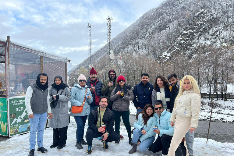 Kazbegi e gudauri: passeio de um diaKazbegi e Gudauri: viagem de 1 dia com um guia