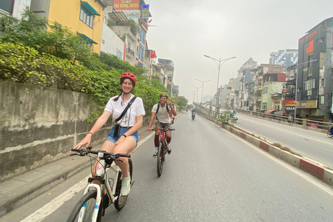 Pédalez à travers la campagne cachée de Hanoi : Une demi-journée à vélo