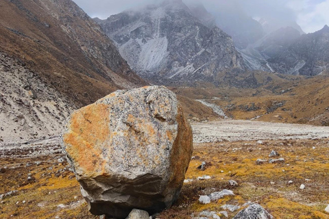 Ascensión al Pico Lobuche 2025/2026