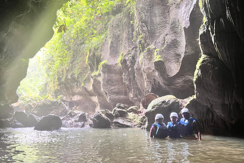 Vega Baja: Highlights views and Guided Tour in Caves