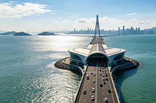 Von Macau nach Hongkong: Malerische Brücken- und Seilbahn-Tour