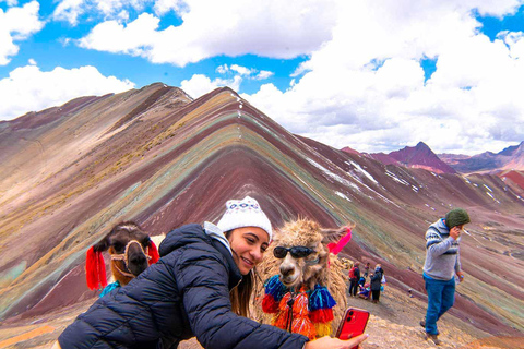 From Cusco: Rainbow Mountain Guided Hike with Lunch