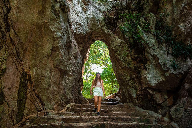 دا نانغ: جولة سياحية في المدينة مع رحلة عشاء بحرية وعرض ساحر
