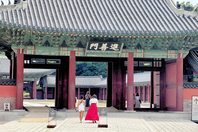 Seoul Old Town: Changdeokgung Palace & Bukchon Hidden Tour