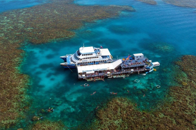 Cairns : Tour en bateau de la Grande Barrière de Corail et de l'île de Fitzroy