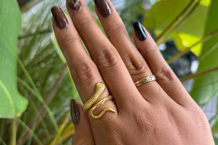 Uluwatu: corso di creazione di gioielli in argento con foto ricordoCorso di creazione di gioielli 8 grammi d'argento con foto ricordo