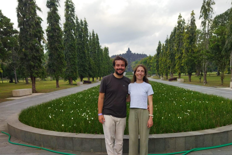 يوجياكارتا: جولة شروق الشمس في بوروبودور لمدة نصف يوم مع النقلجولة بوروبودور لمدة نصف يوم مع النقل 