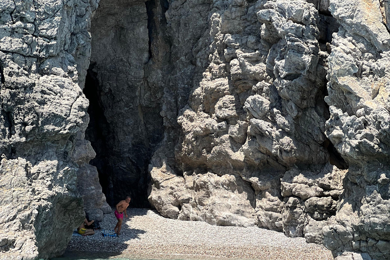 Depuis le port de Faliraki : Excursion en hors-bord avec plongée en apnée et grottes