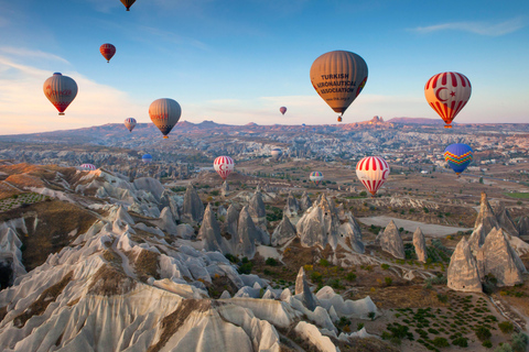 Från Istanbul: Kappadokiens höjdpunker i 2 dagar med ballongFrån Istanbul: Cappadocia Highlights 2-dagars rundtur med ballong