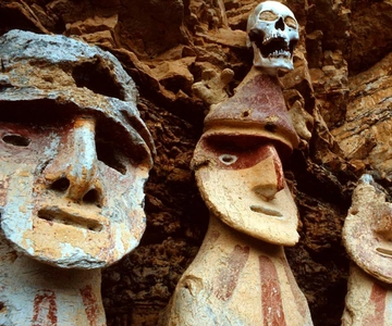 Chachapoyas: Sarcófagos de Karajía e Grutas de Quiocta
