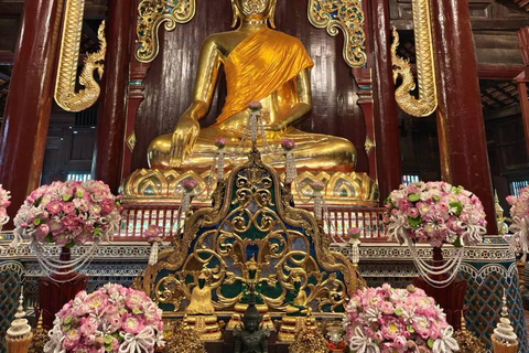 Chiang Mai: Old City Walking Tour with Temples & History Small Group Without Entry Fees
