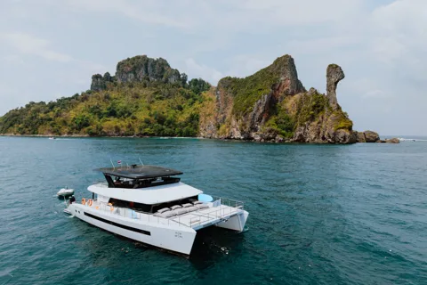 Krabi: 4 Island Premium Yacht with Snorkeling & Clear Kayak