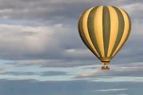 Maasai Mara: Hot Air Balloon Safari with Champagne Breakfast