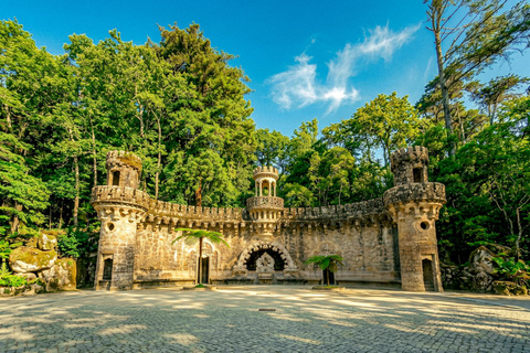 From Lisbon: Sintra, Pena, Regaleira & Cascais Day Trip Private Full Experience: Day trip (Spanish Host)