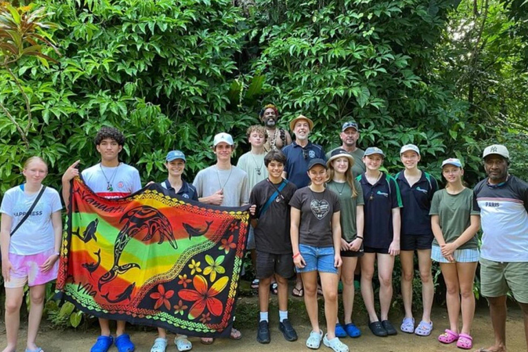 Port Vila: Efate Island Full-Day Tour with BBQ Lunch