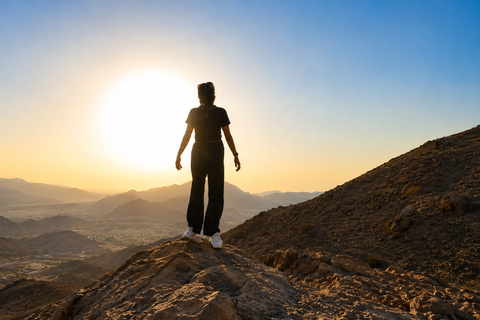 Muscat: Saal Walk Guided Hike with Sunset & City Views Tour