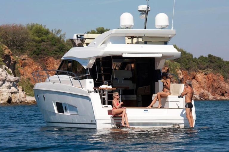 Mallorca: Private Yacht Cruise with Skipper and Lunch