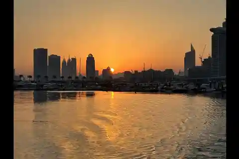 Dubaï : Croisière privée sur un yacht de luxe avec vue sur le coucher de soleil