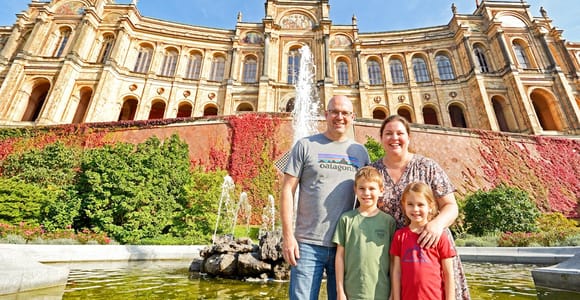 Munich: City Highlights Family Tour with local Guide
