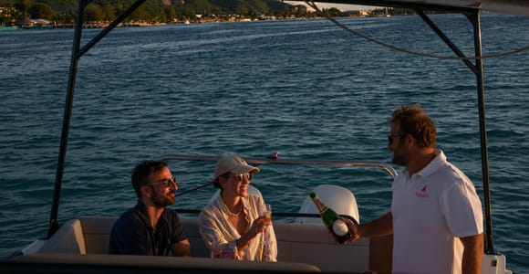 Private sunset boat trip in the Tahiti Lagoon