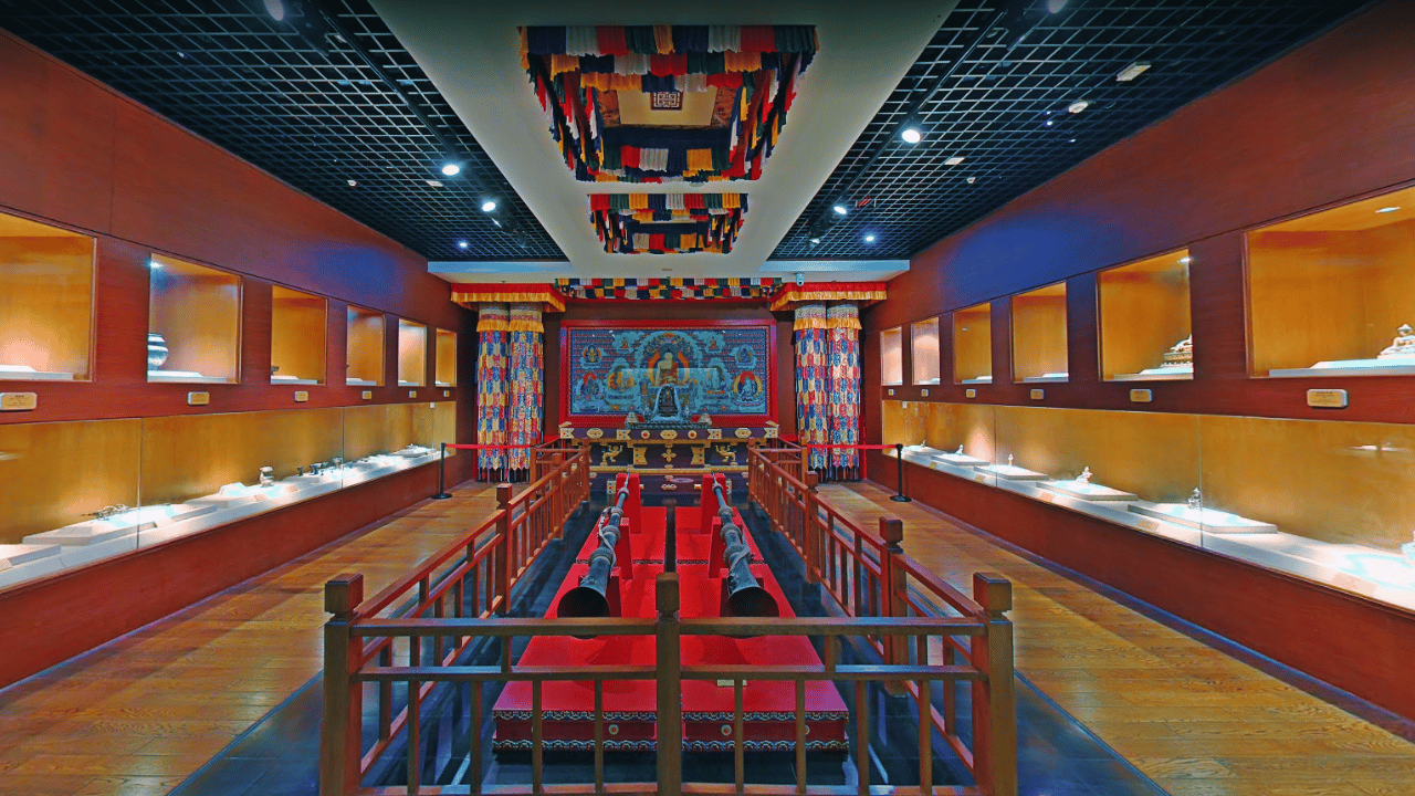 Chengdu: Sichuan Museum - Cultural and Historical Heritage