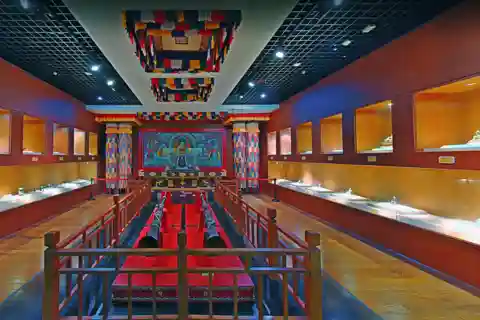 Chengdu: Sichuan Museum - Cultural and Historical Heritage