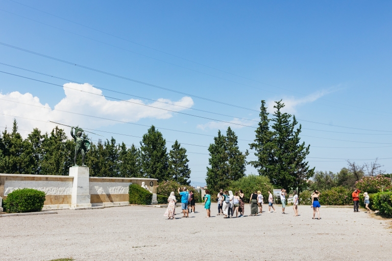 Van Athene: 2-daagse rondleiding door Delphi en MeteoraDelphi en Meteora 2-daagse tour met een 4-sterren accommodatie