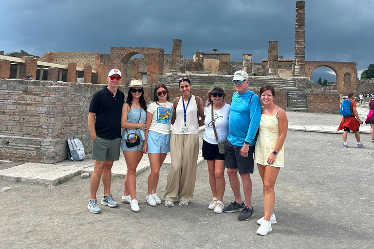 Pompeii: Group Guided Tour with an Expert Archaeologist Group Tour with Entrance Ticket Included