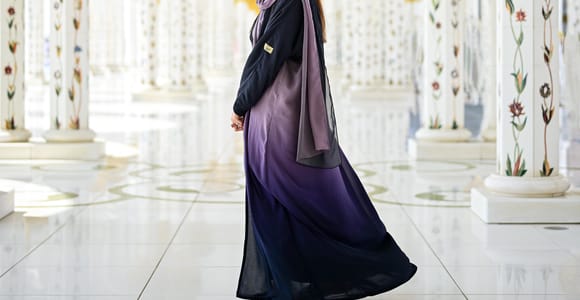 Professionelles Fotoshooting in der Sheikh Zayed Moschee