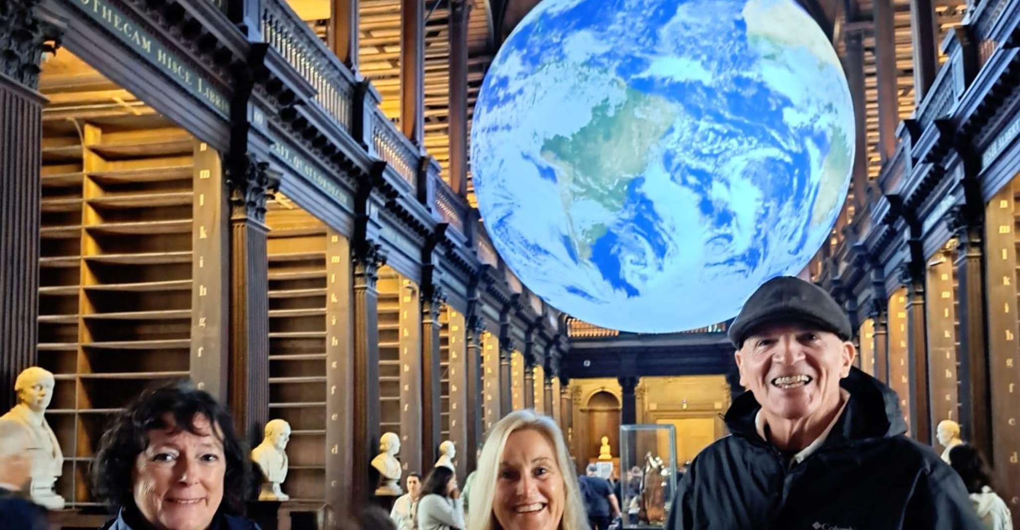 Dublin: Fast-Track Book of Kells Ticket & Dublin Castle Tour