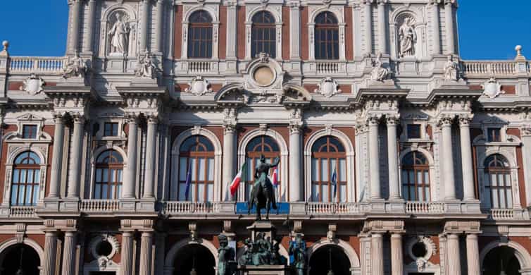 Museum tour + café
