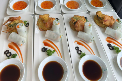 河内/卡巴兰哈湾游轮 - 皮划艇、按摩浴缸、滑水道河内/吉婆兰哈湾游船之旅：皮划艇、按摩浴缸、滑水道