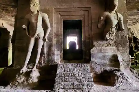 Excursão histórica de meio dia às cavernas de Kanheri em Mumbai com opções