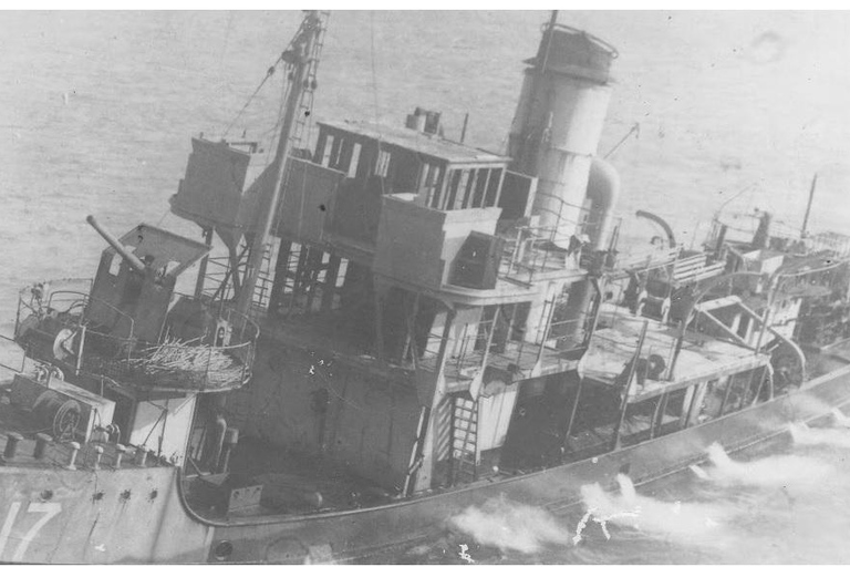 Tour en bateau pour la plongée en apnée dans les grottes