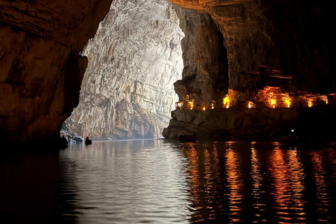 Guiyang: Zhijindong Cave Private Day Tour