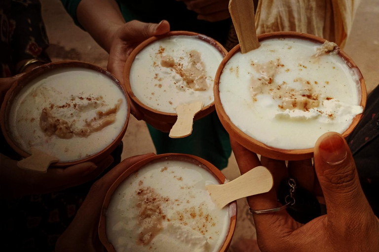 Visite spirituelle de Kashi : Manikarnika Ghat et immersion culturelle.