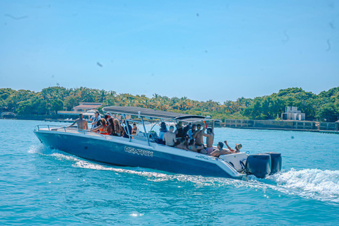 Cartagena: Paseo en Barco por la Isla del Cholón y Fiesta con DJ + Almuerzo